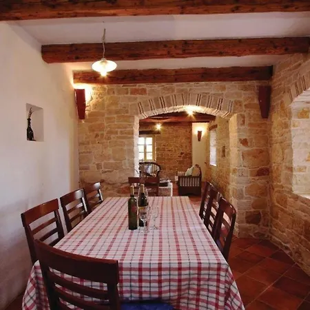 Mit Privatpool Fuer 9 Personen Ca 175 Qm In Svetvincenat, Istrien Binnenland Von Istrien *