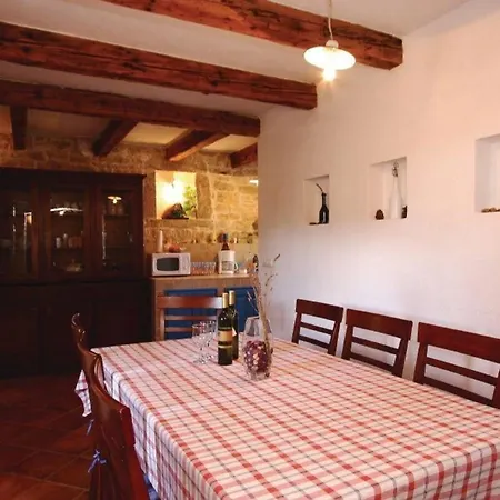 別荘 Mit Privatpool Fuer 9 Personen Ca 175 Qm In Svetvincenat, Istrien Binnenland Von Istrien Svetvinčenat