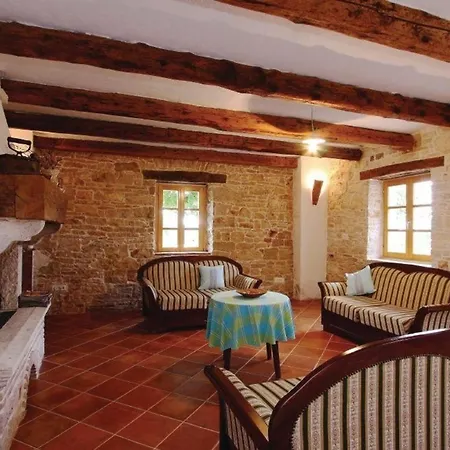 別荘 Mit Privatpool Fuer 9 Personen Ca 175 Qm In Svetvincenat, Istrien Binnenland Von Istrien Svetvinčenat