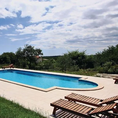 別荘 Mit Privatpool Fuer 9 Personen Ca 175 Qm In Svetvincenat, Istrien Binnenland Von Istrien Svetvinčenat