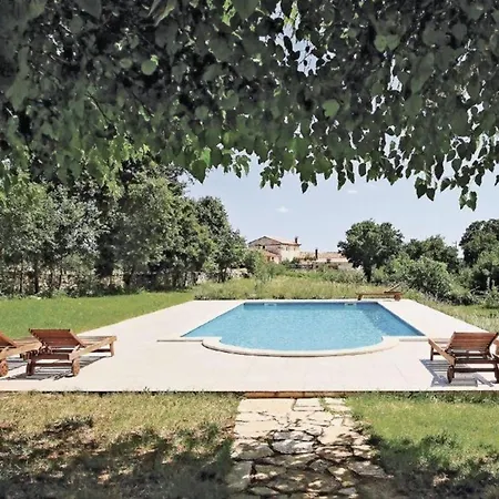 Mit Privatpool Fuer 9 Personen Ca 175 Qm In Svetvincenat, Istrien Binnenland Von Istrien 別荘